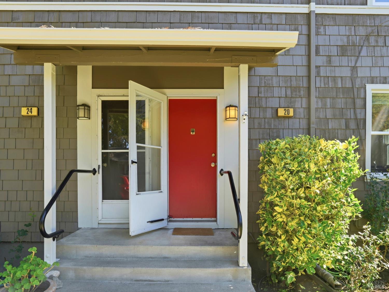 20 Livingston Court