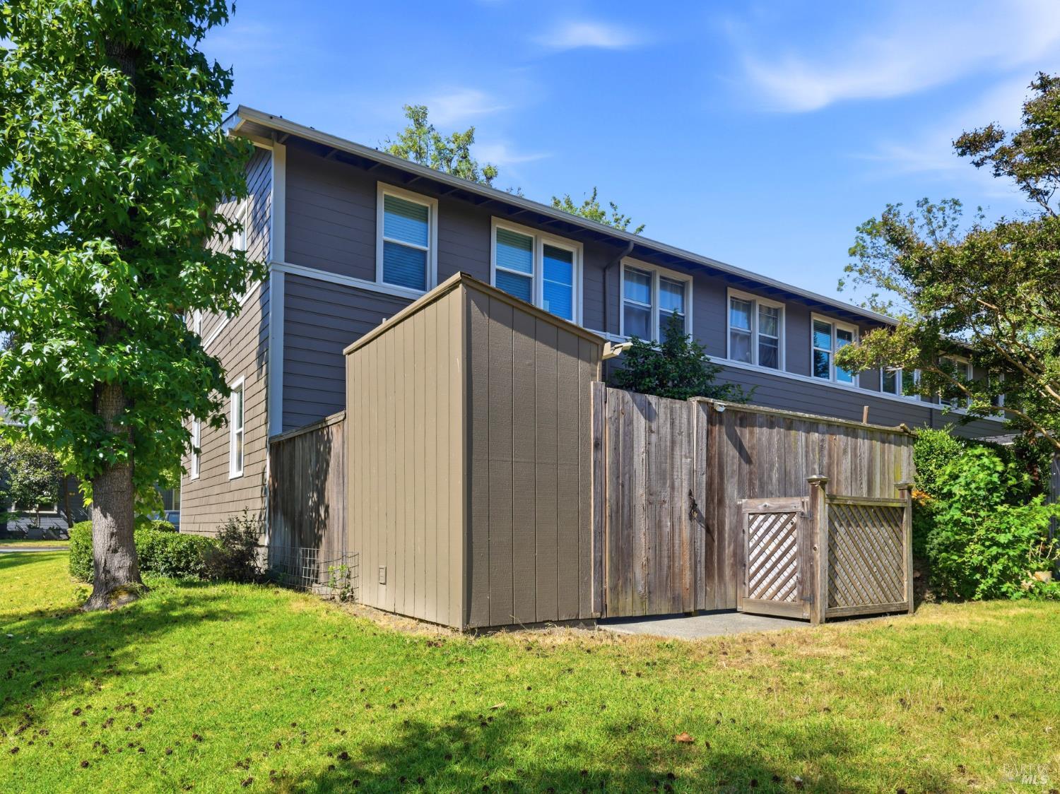 20 Livingston Court