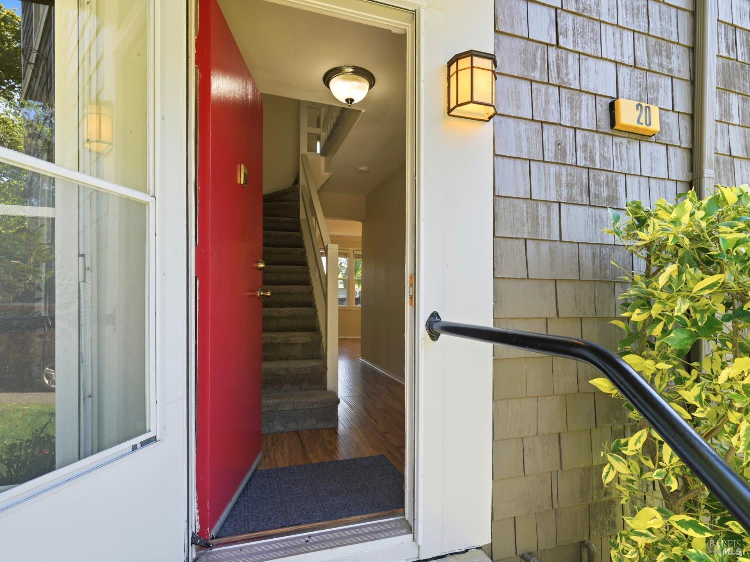 20 Livingston Court