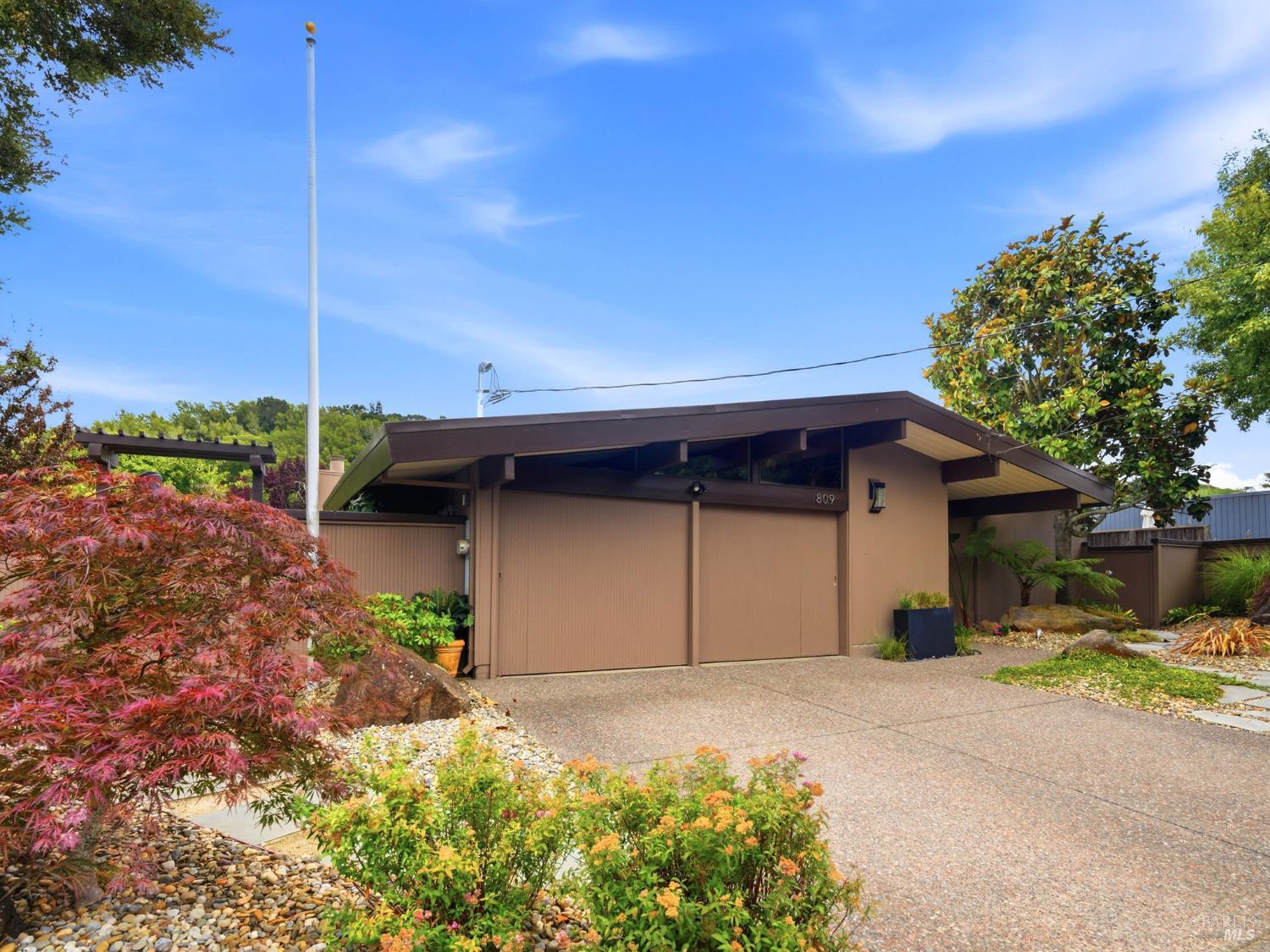 809 Flaxberry Lane