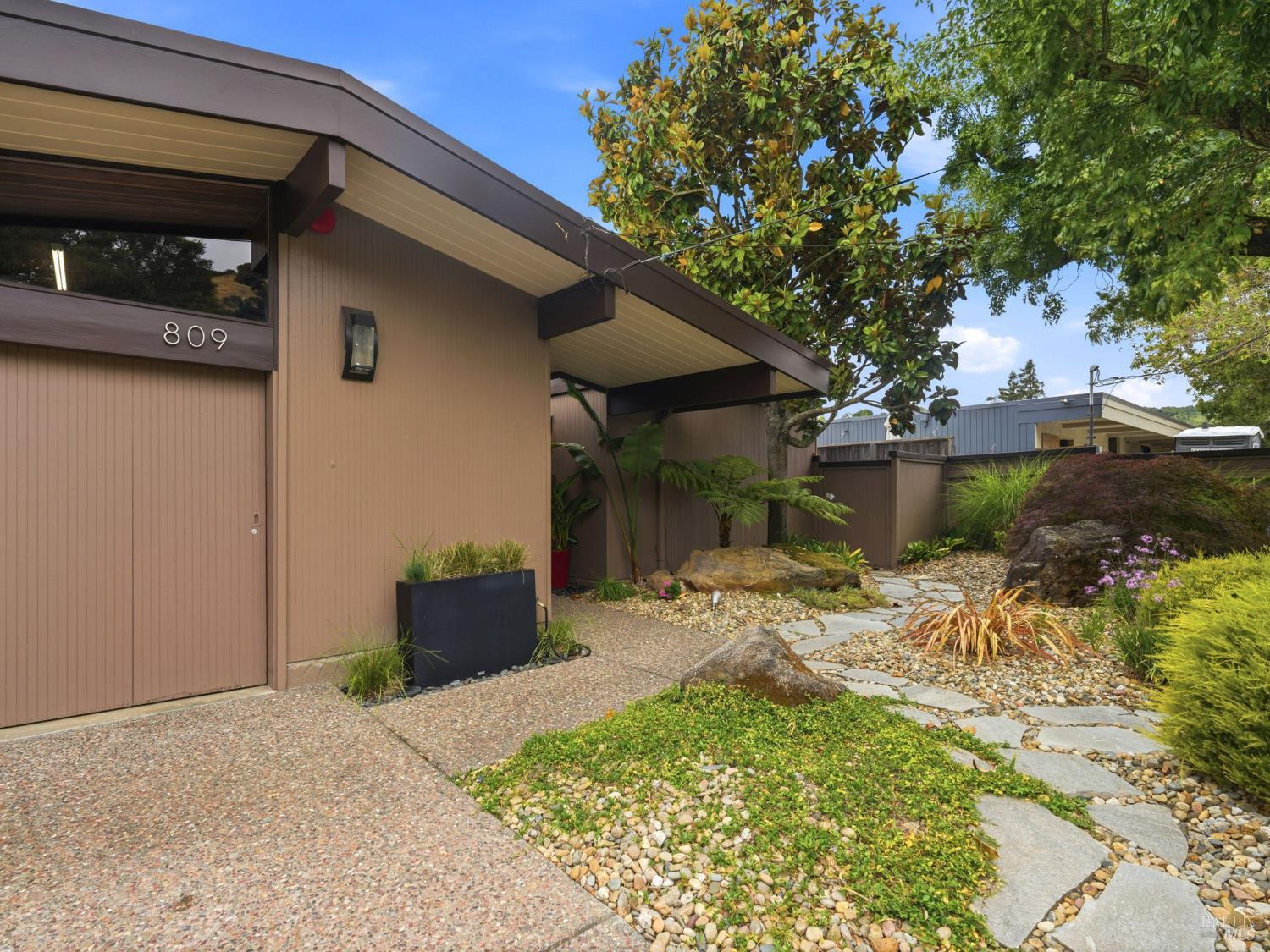 809 Flaxberry Lane