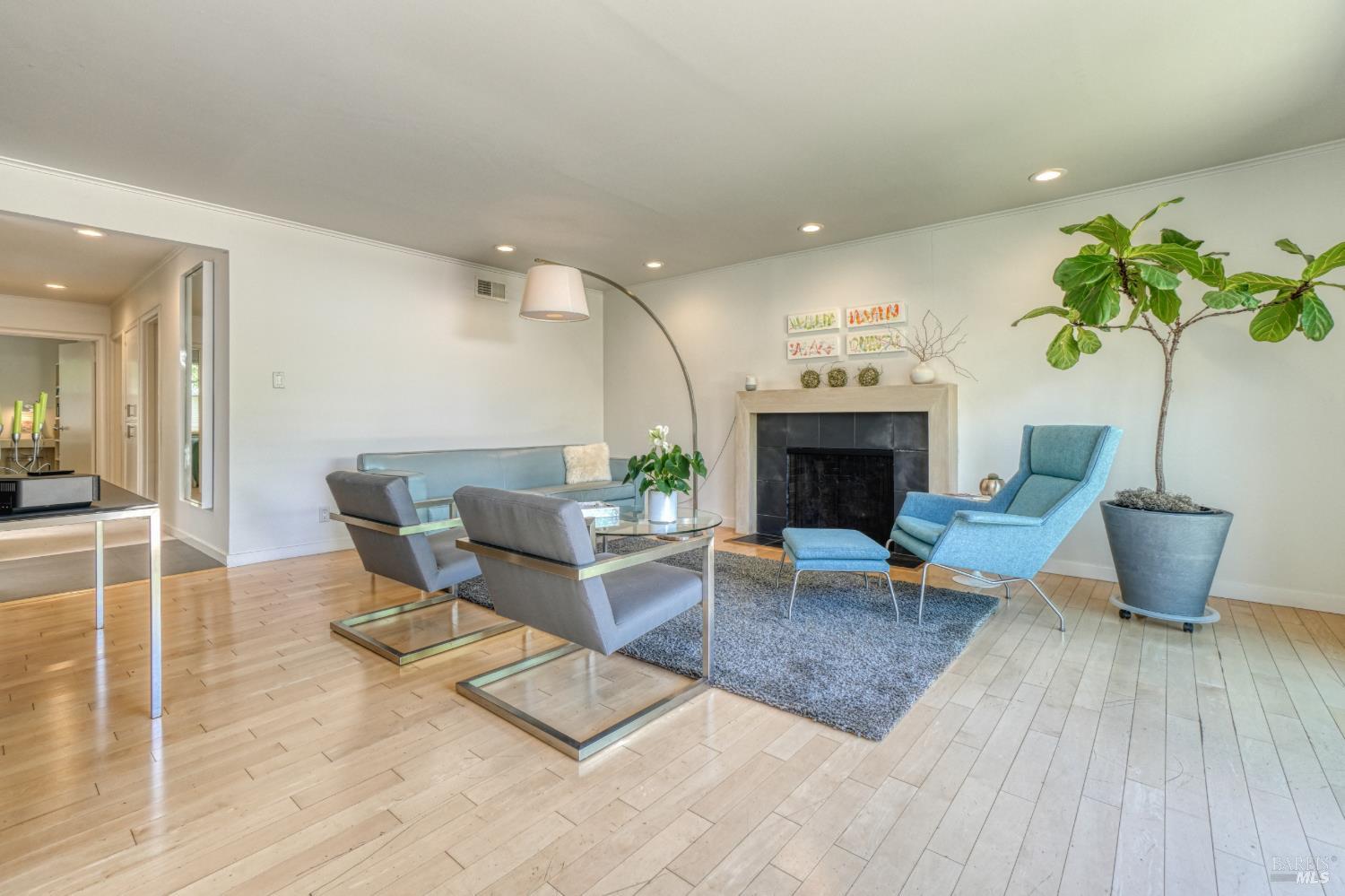 1704 San Anselmo Avenue
