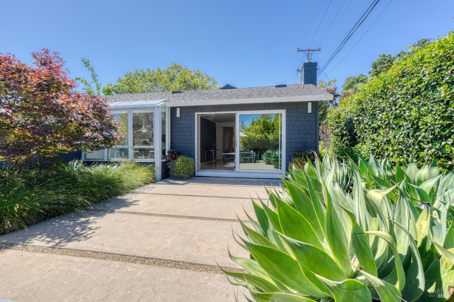 1704 San Anselmo Avenue