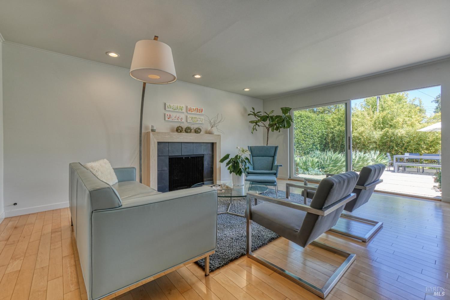 1704 San Anselmo Avenue