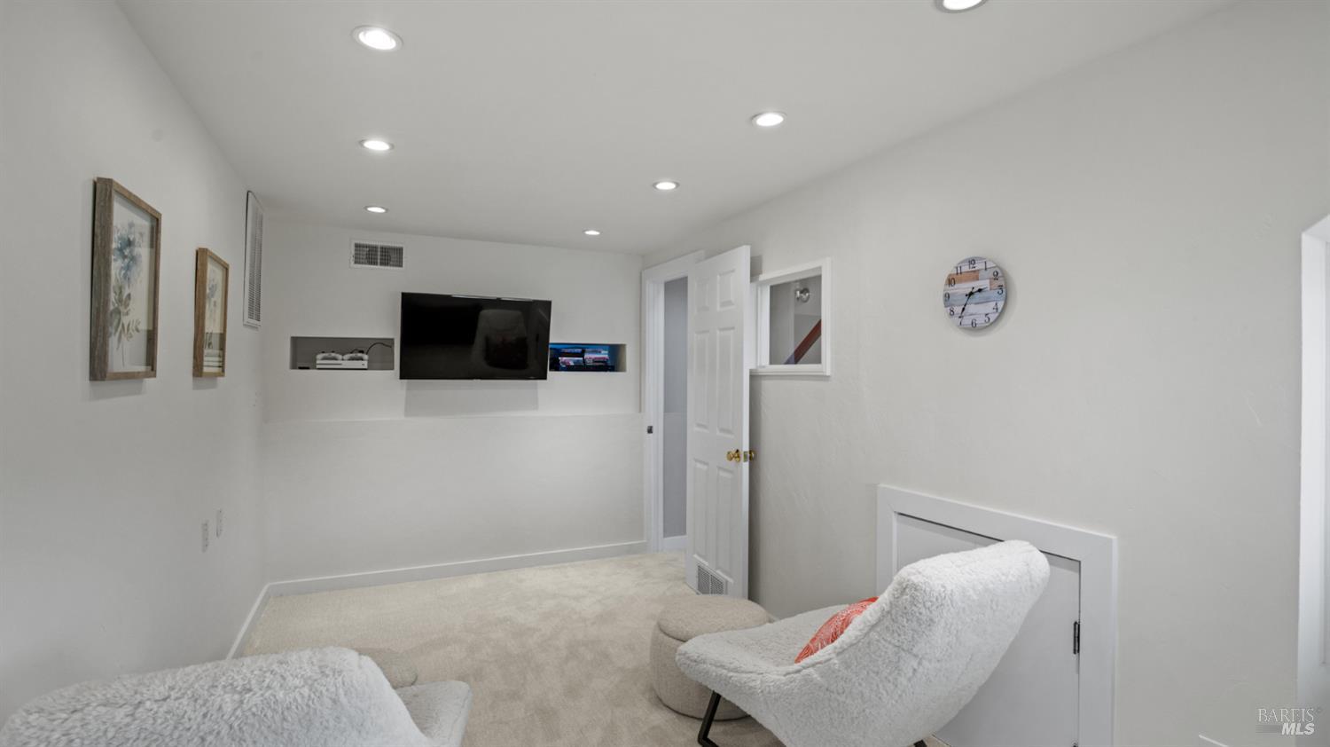 120 Sunset Way