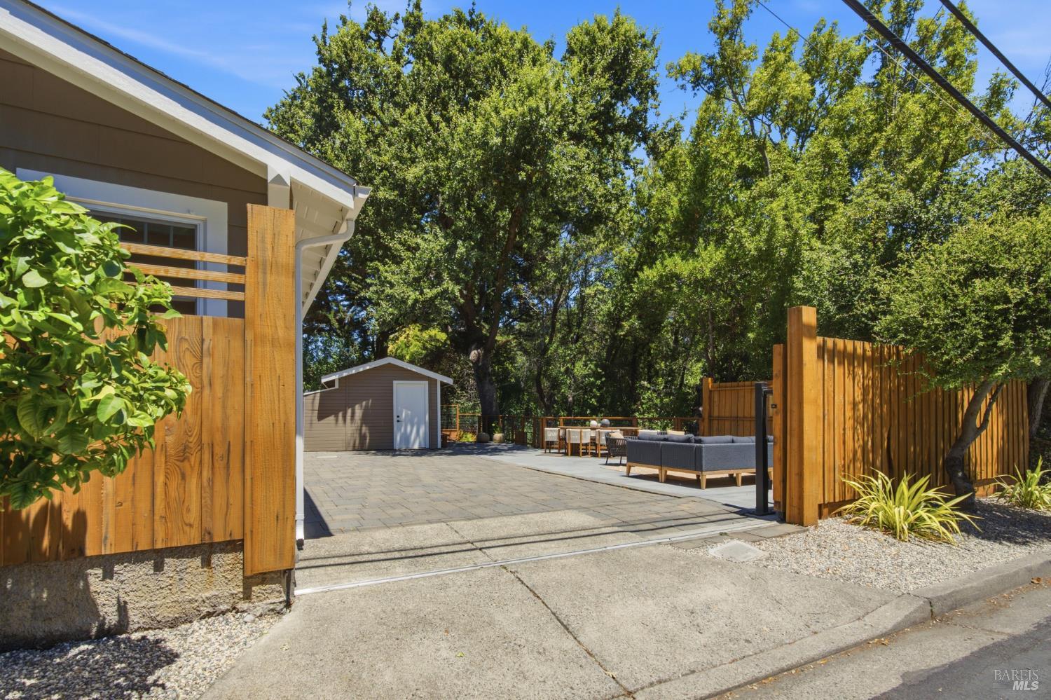 5 Caletta Avenue