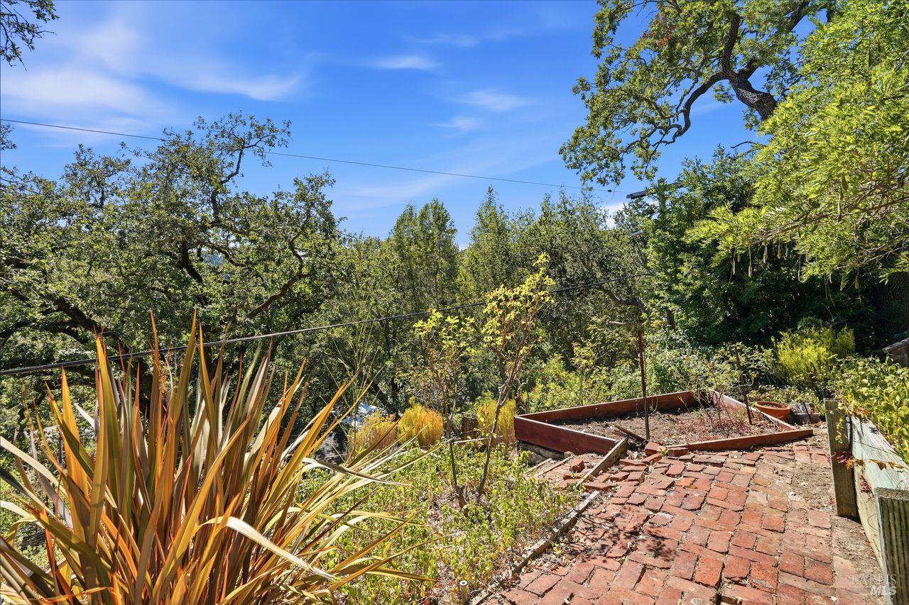 34 Hillside Drive