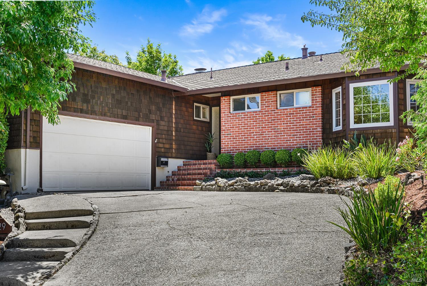 29 Ridgewood Drive