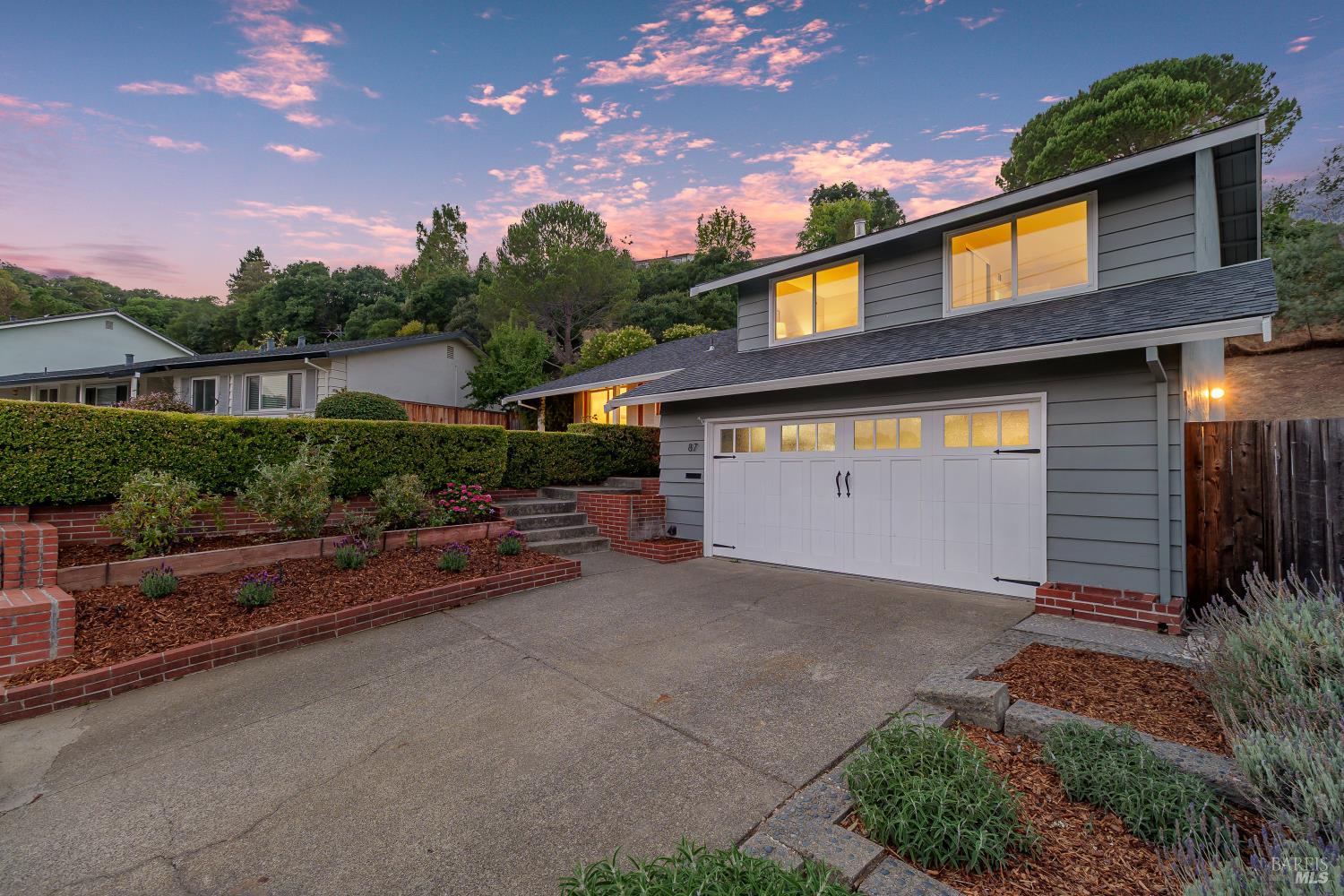 87 Twelveoak Hill Drive