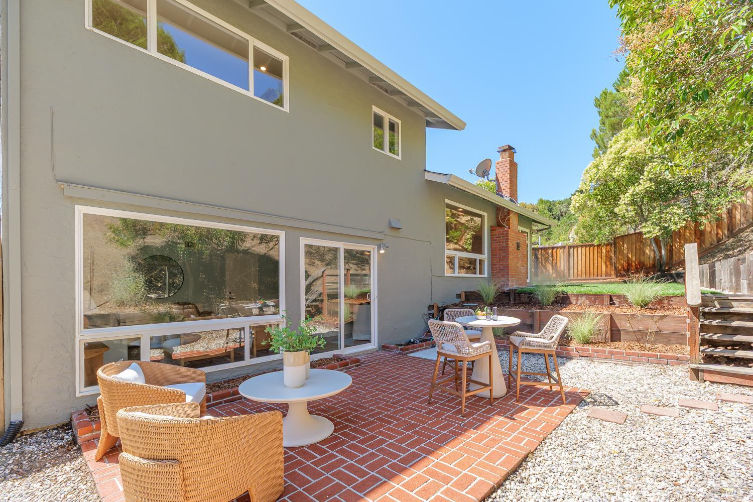 87 Twelveoak Hill Drive