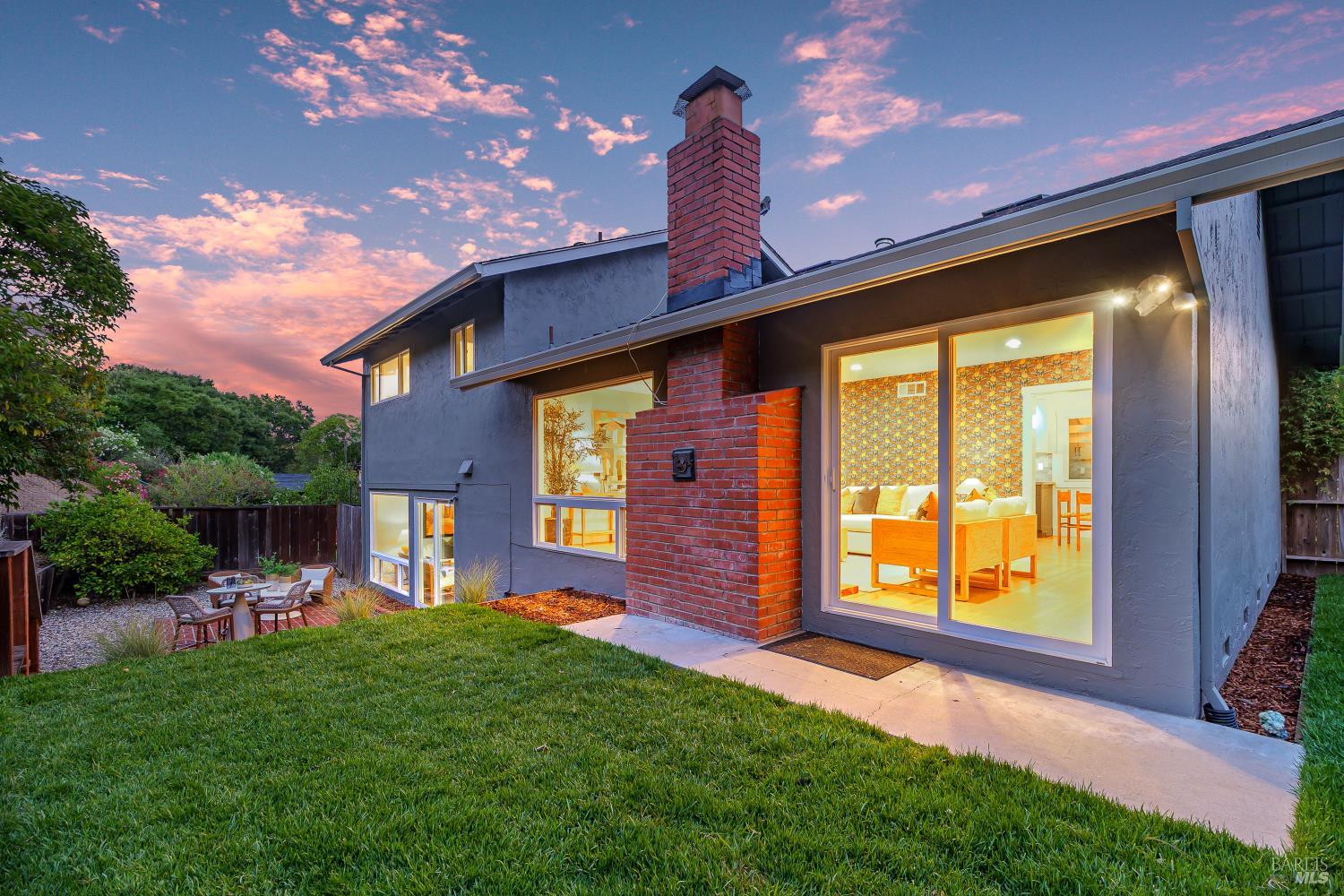 87 Twelveoak Hill Drive