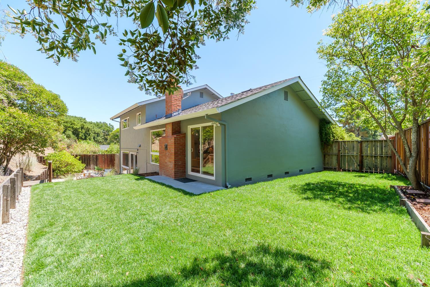 87 Twelveoak Hill Drive