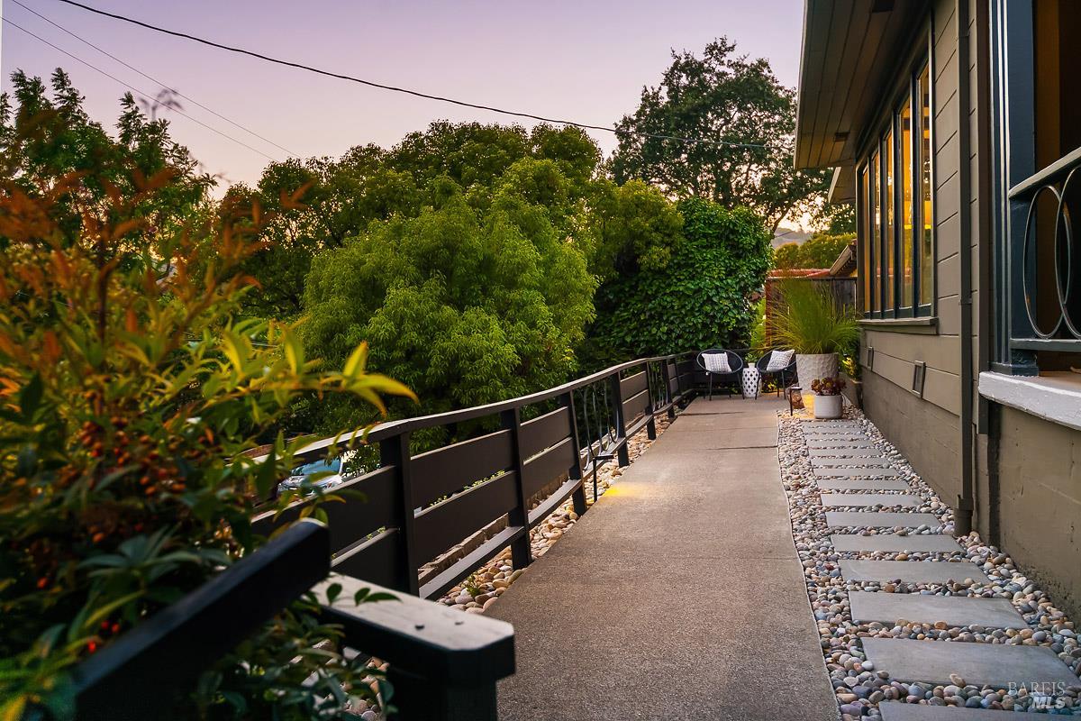 11 Sun View Avenue