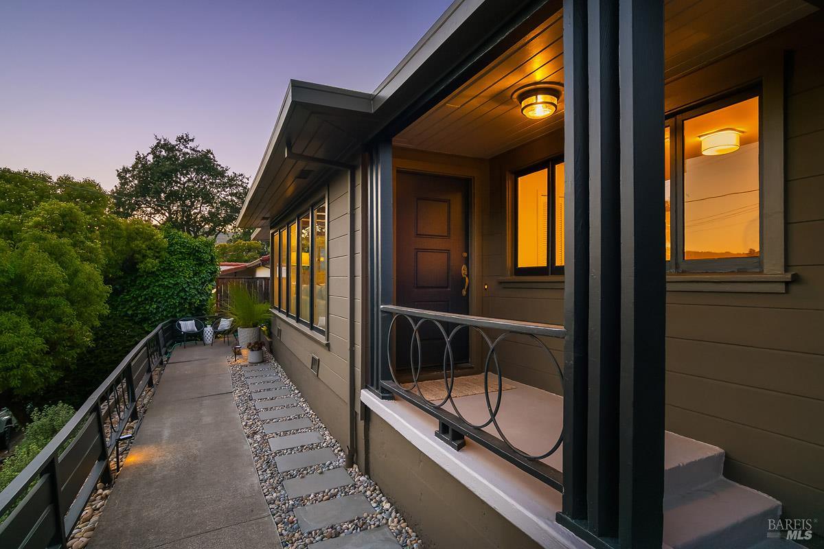 11 Sun View Avenue