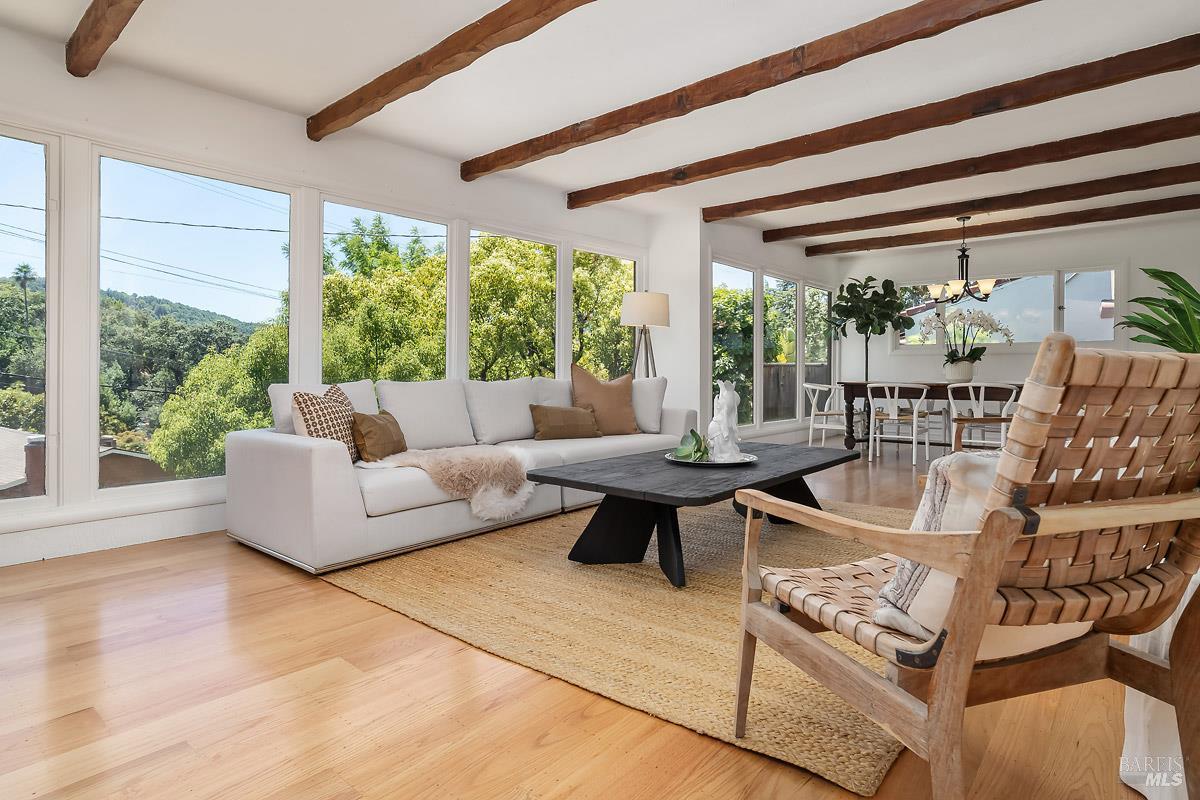 11 Sun View Avenue
