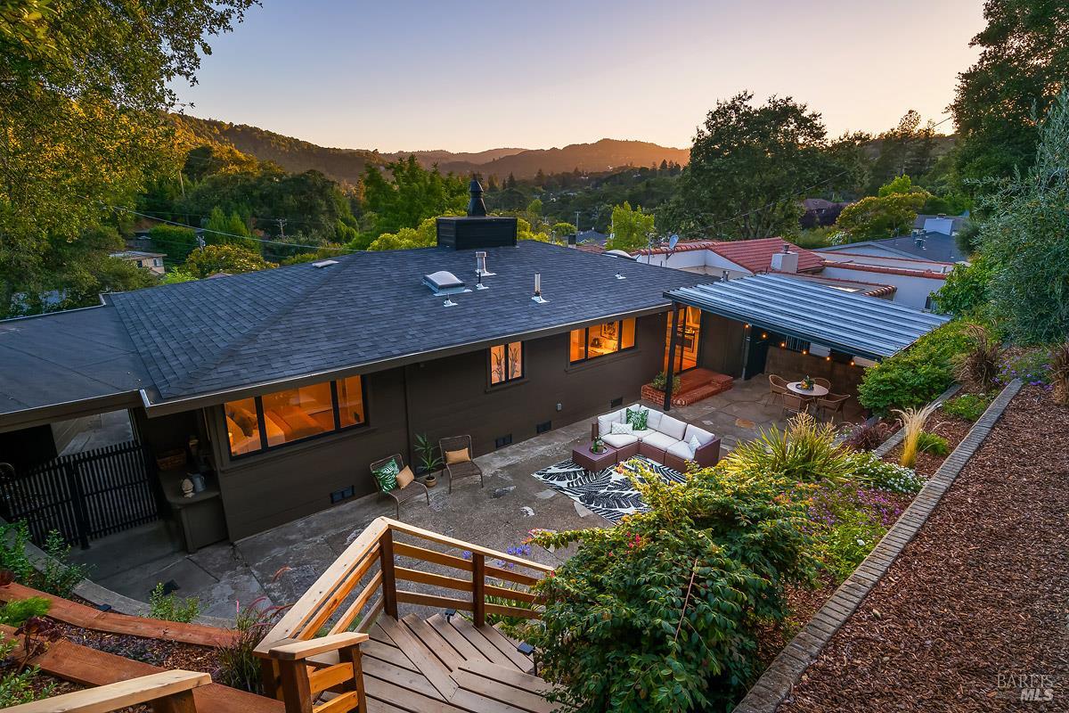 11 Sun View Avenue