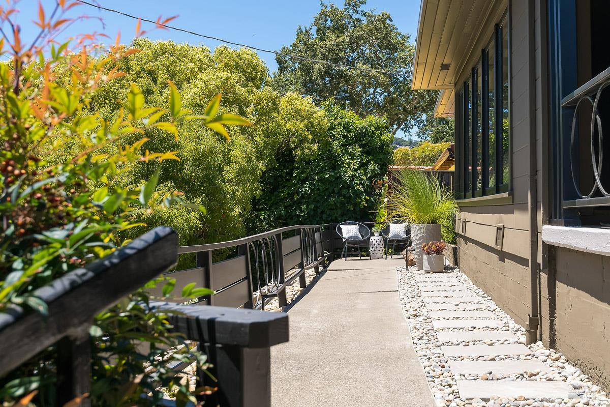 11 Sun View Avenue
