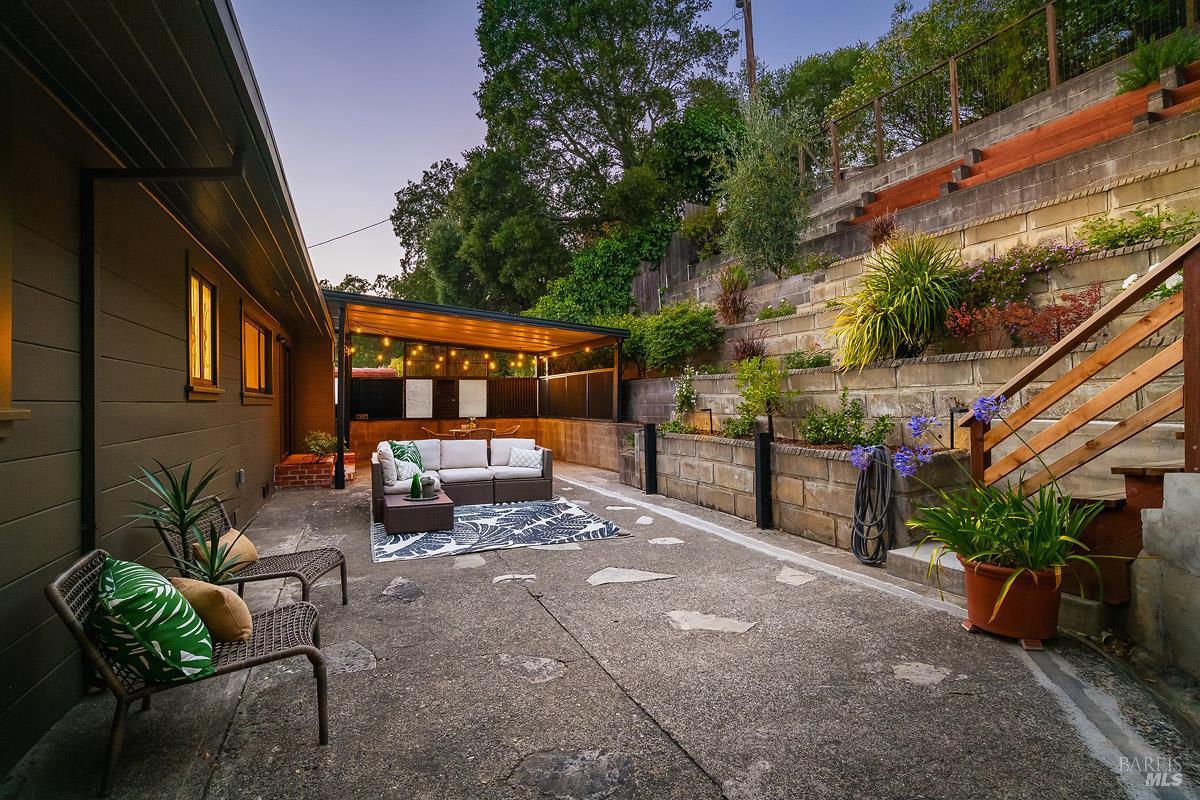 11 Sun View Avenue