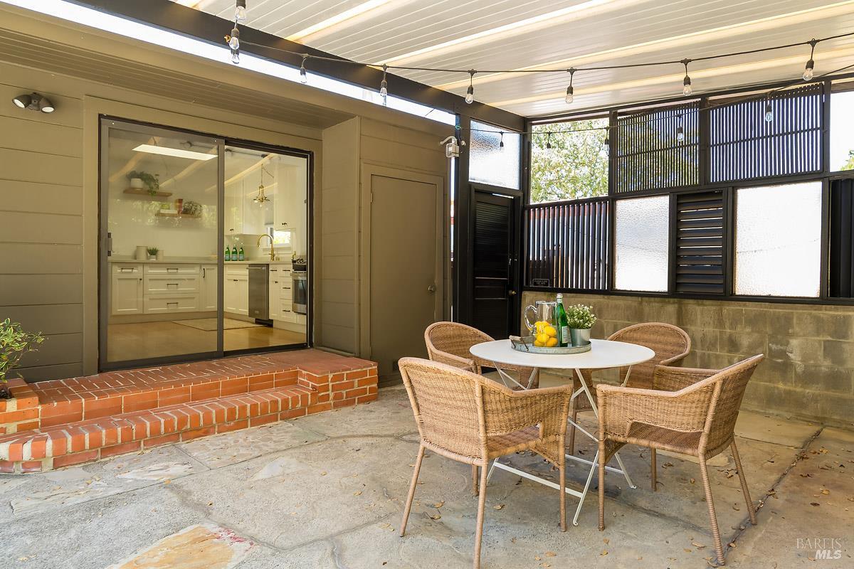 11 Sun View Avenue