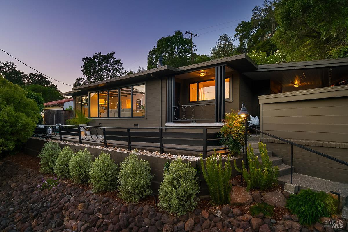 11 Sun View Avenue