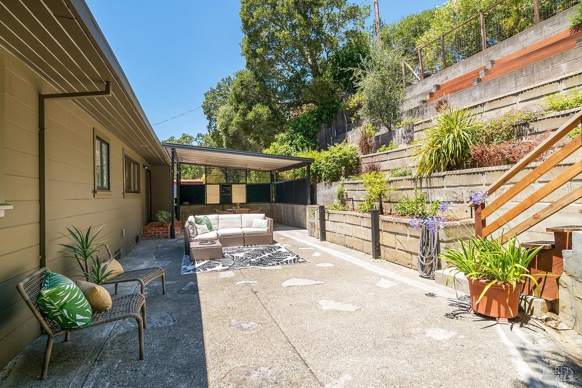 11 Sun View Avenue