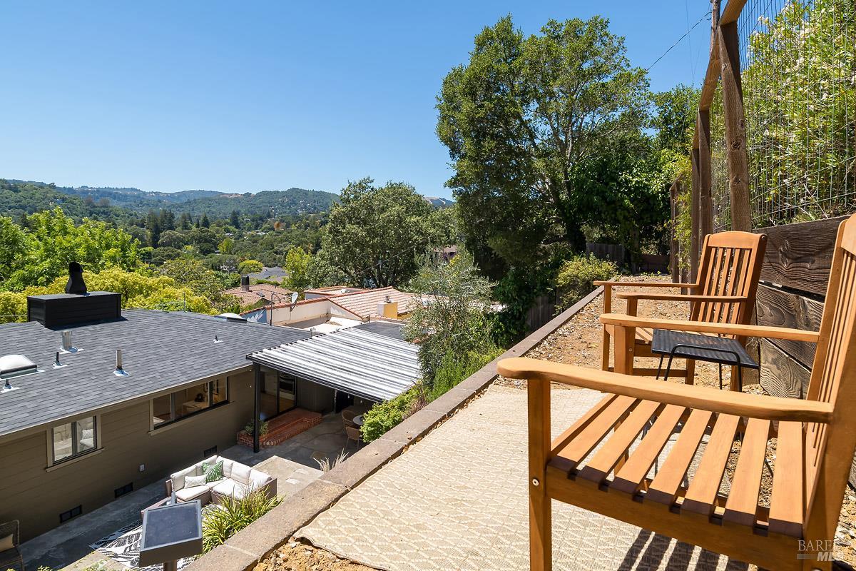 11 Sun View Avenue