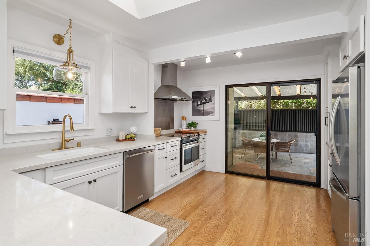 11 Sun View Avenue