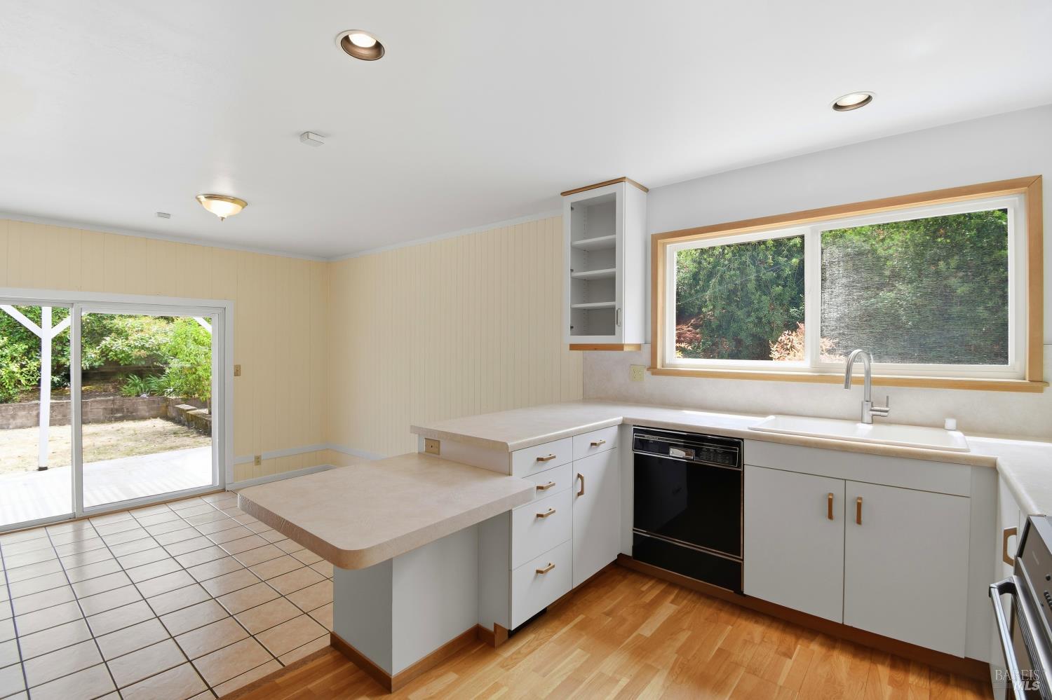 5 Sunny Oaks Drive