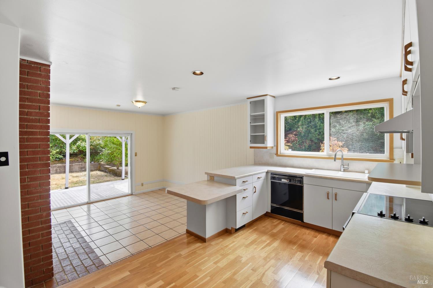 5 Sunny Oaks Drive