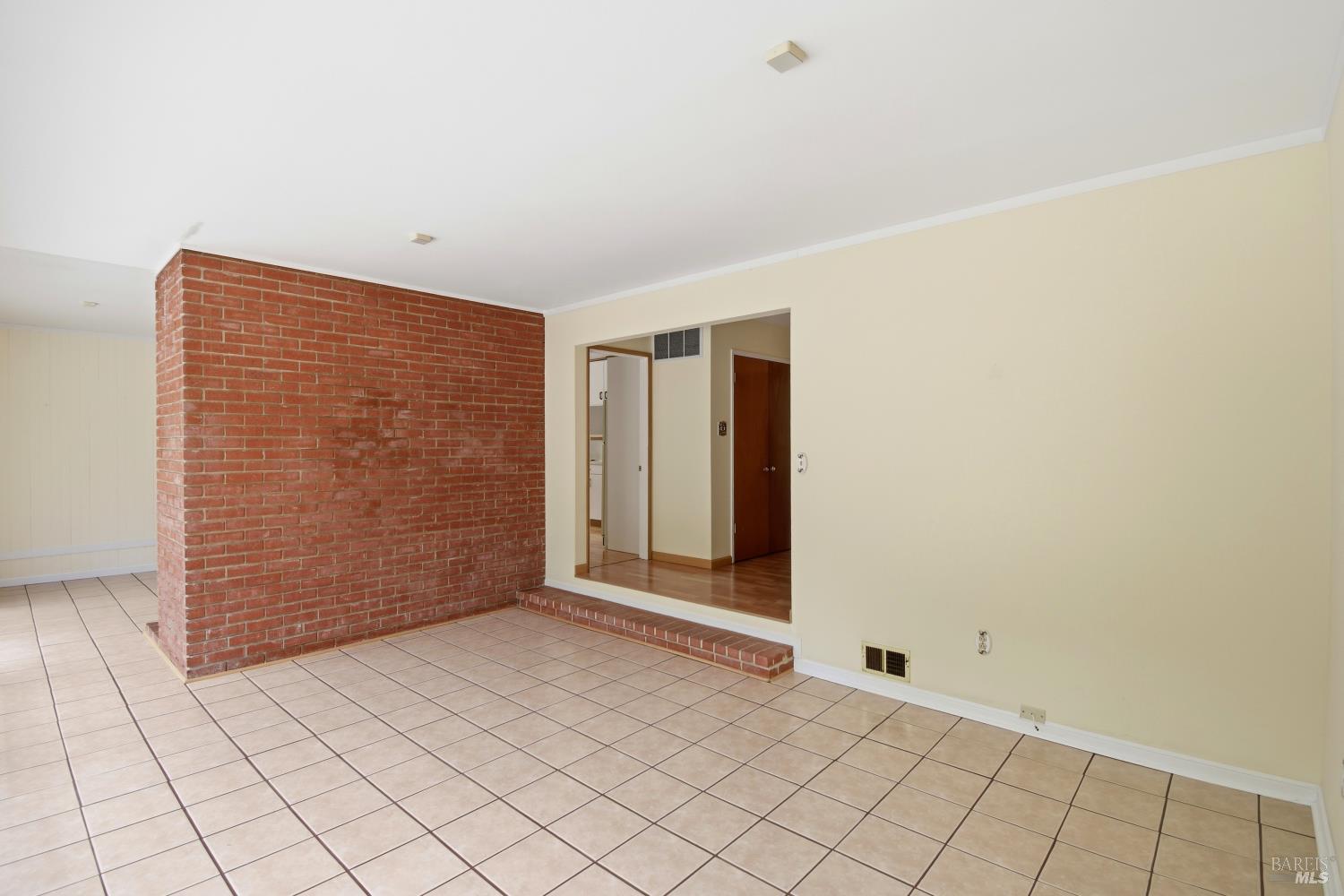5 Sunny Oaks Drive