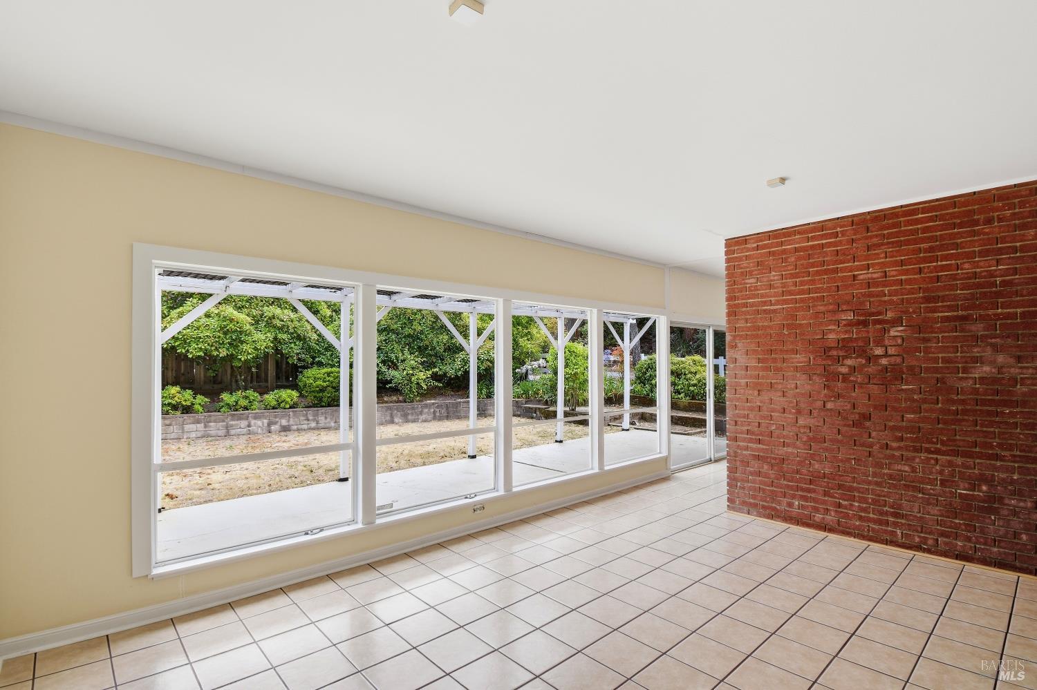5 Sunny Oaks Drive