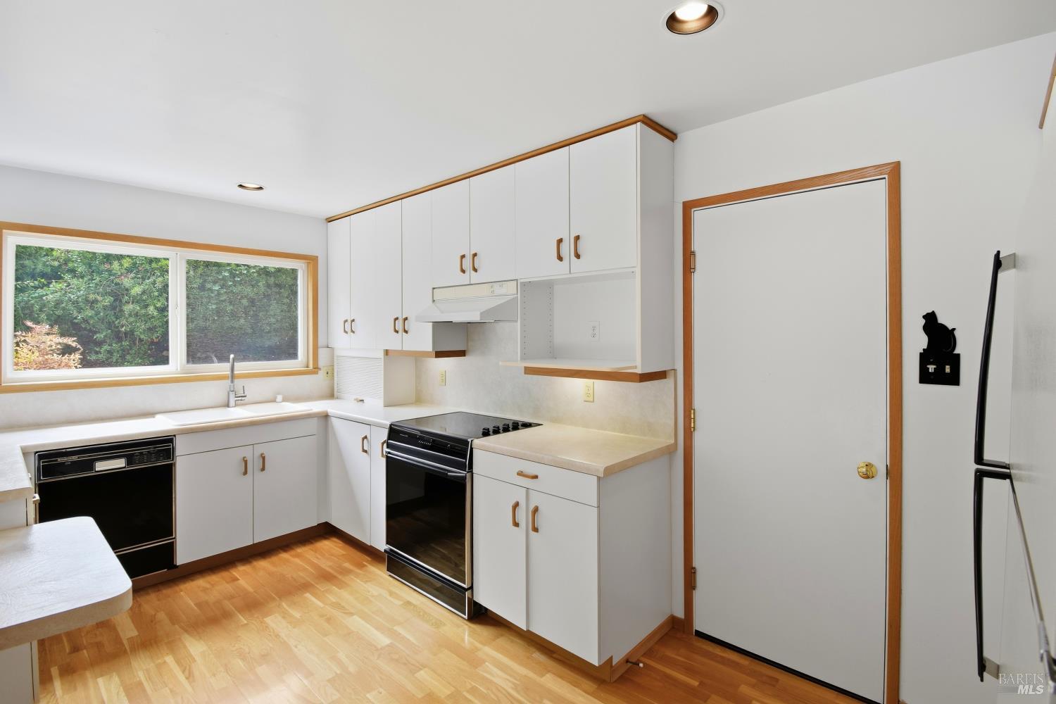 5 Sunny Oaks Drive