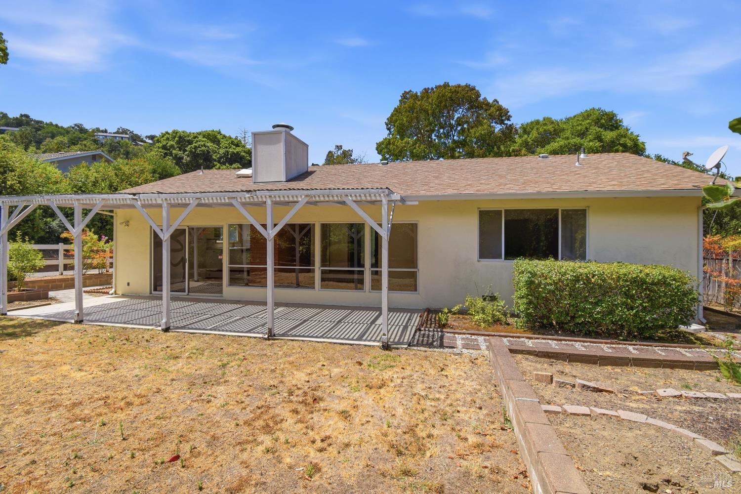 5 Sunny Oaks Drive
