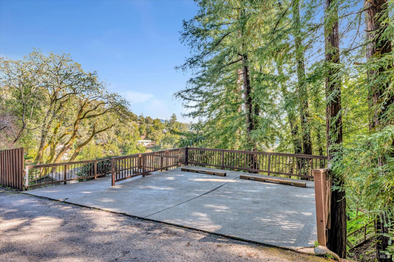 223 Scenic Road