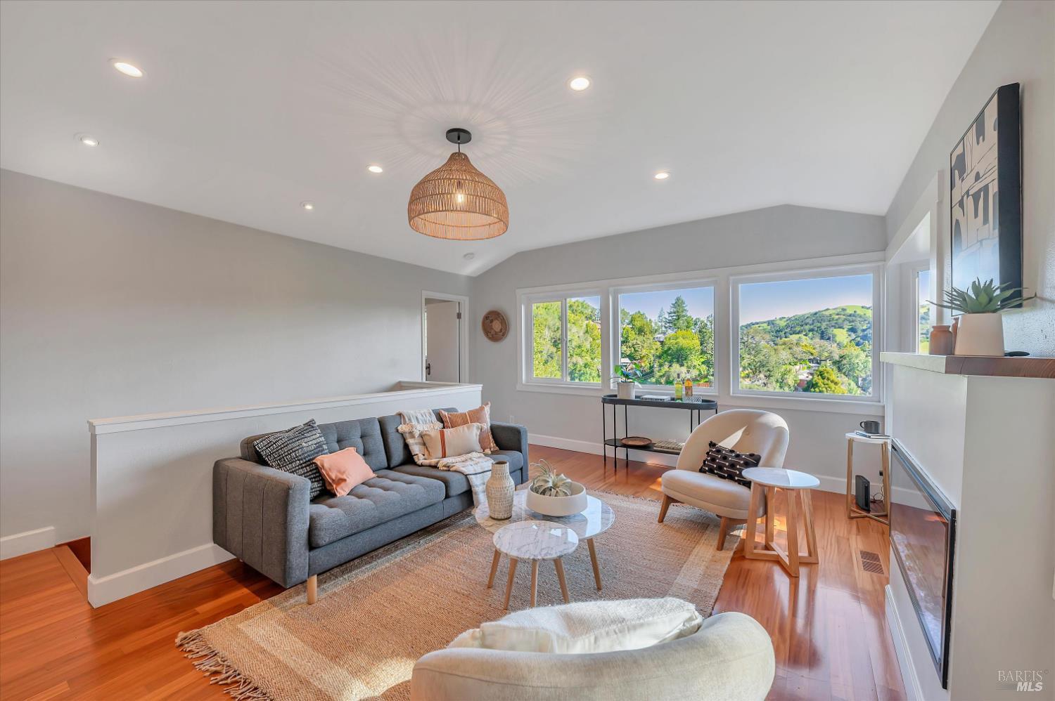 223 Scenic Road