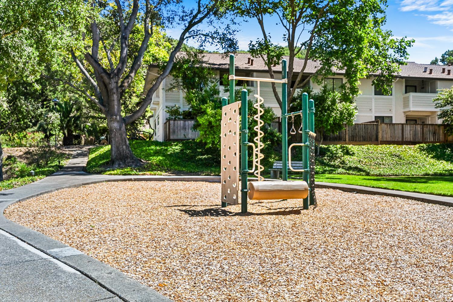 79 Village Circle