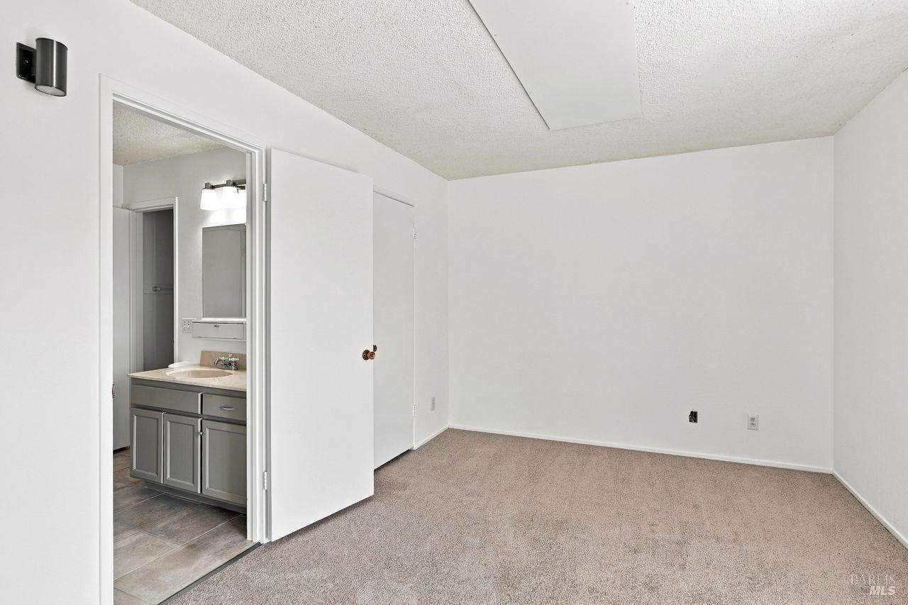 505 Larkspur Plaza Drive Unit: #3A