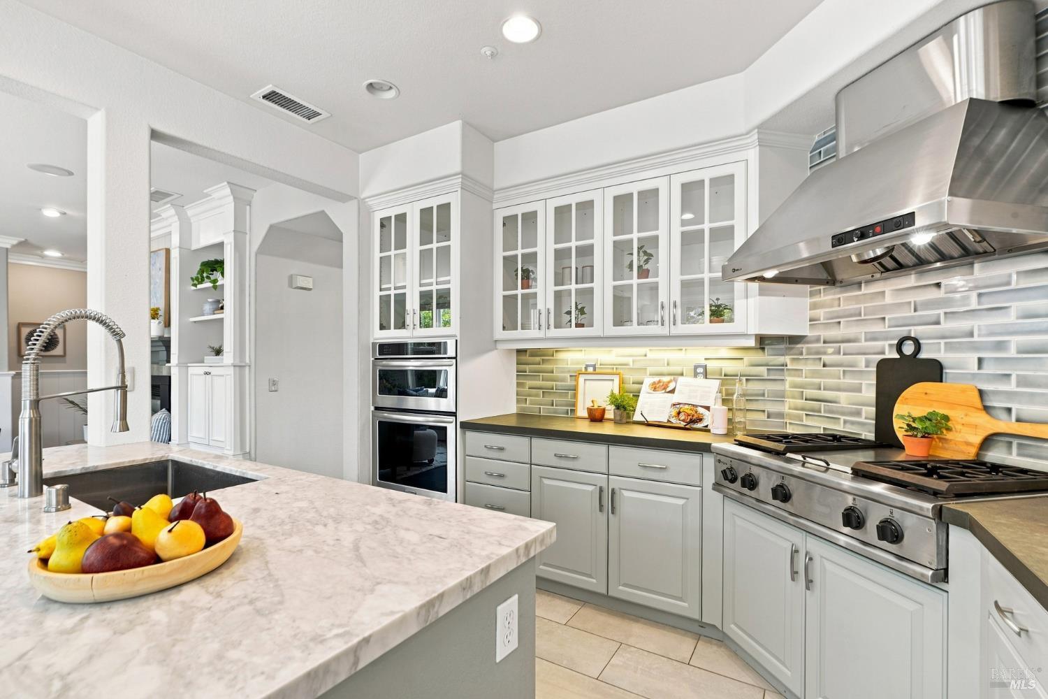 48 Presidio Drive