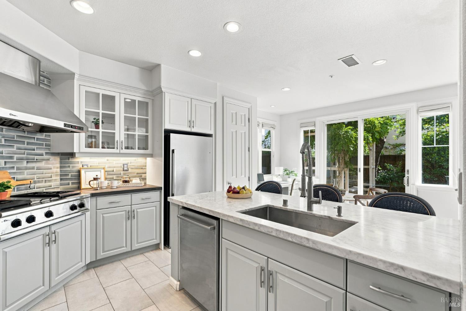 48 Presidio Drive
