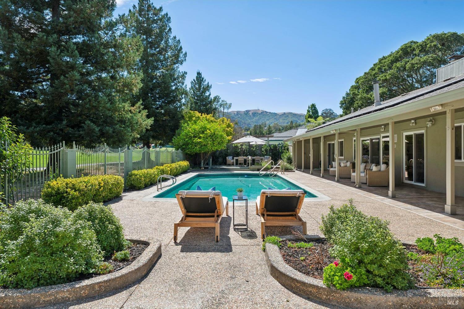 285 Country Club Drive