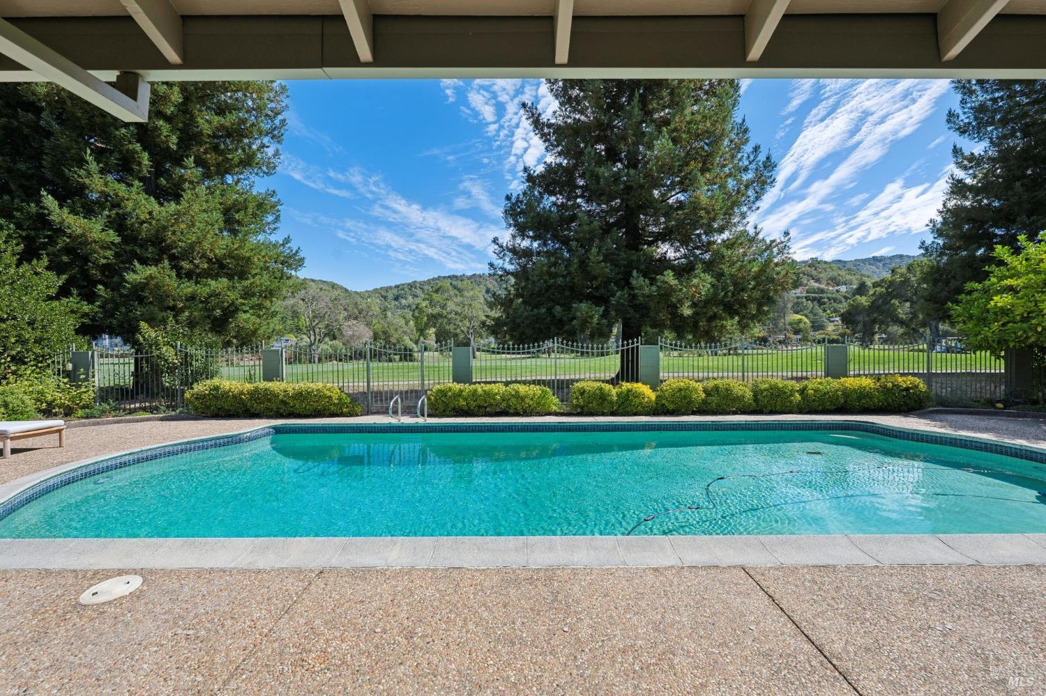 285 Country Club Drive
