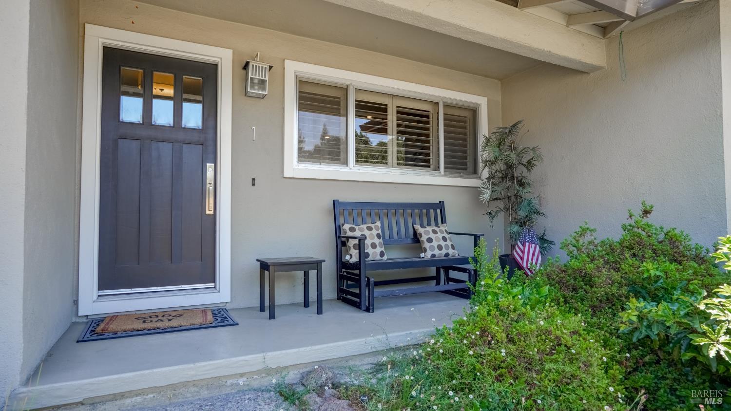 1 Cushing Avenue
