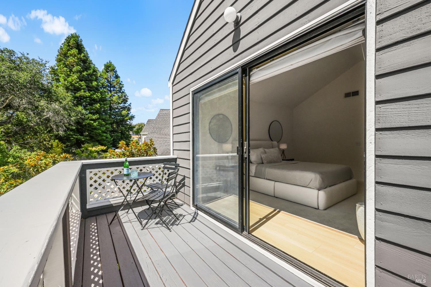 5 Creekside Drive