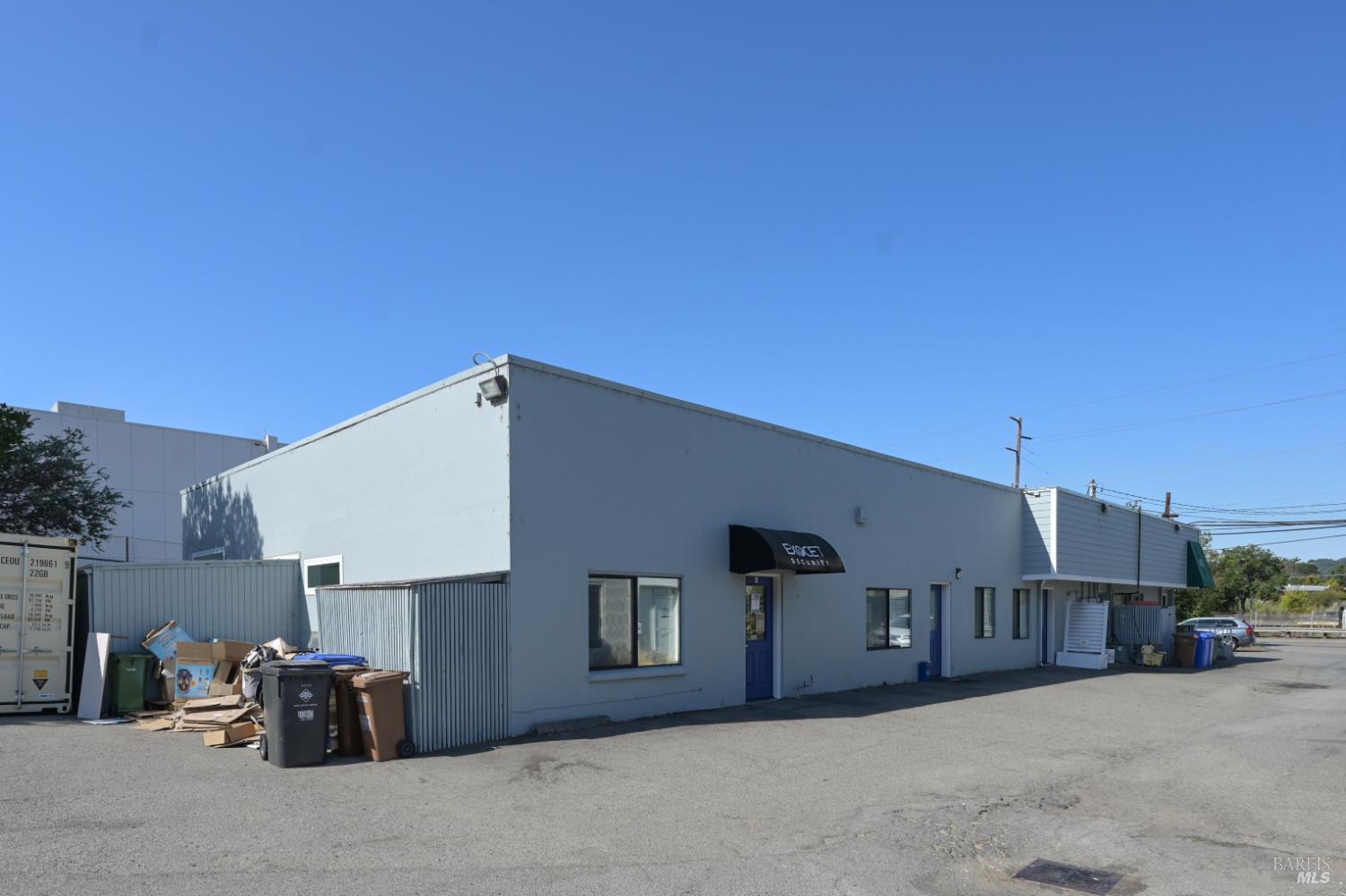 4162 Redwood Highway