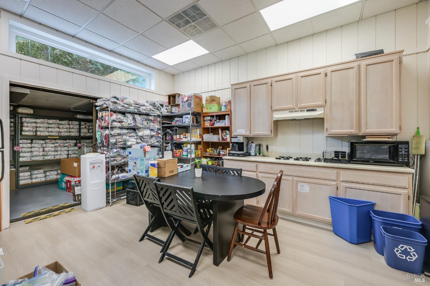 4162 Redwood Highway