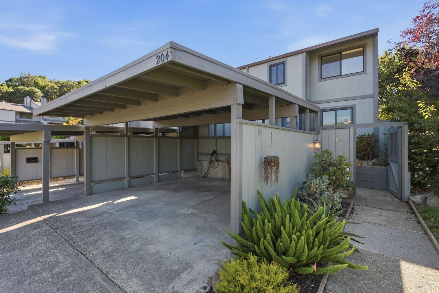204 Sylvia Way