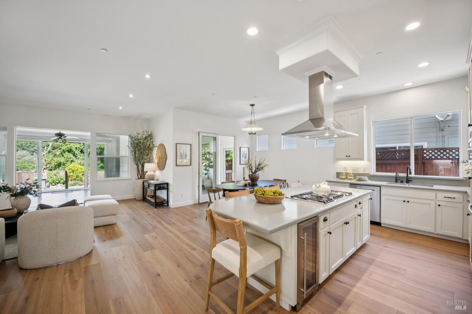 15 Thorsson Court