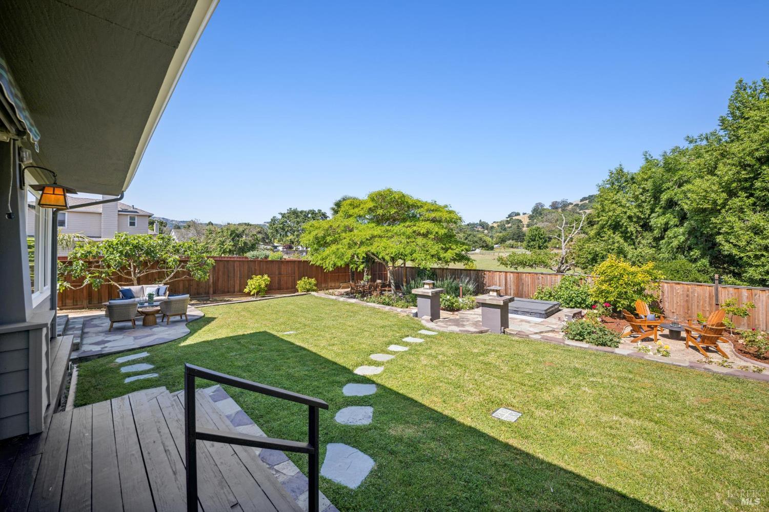 15 Thorsson Court