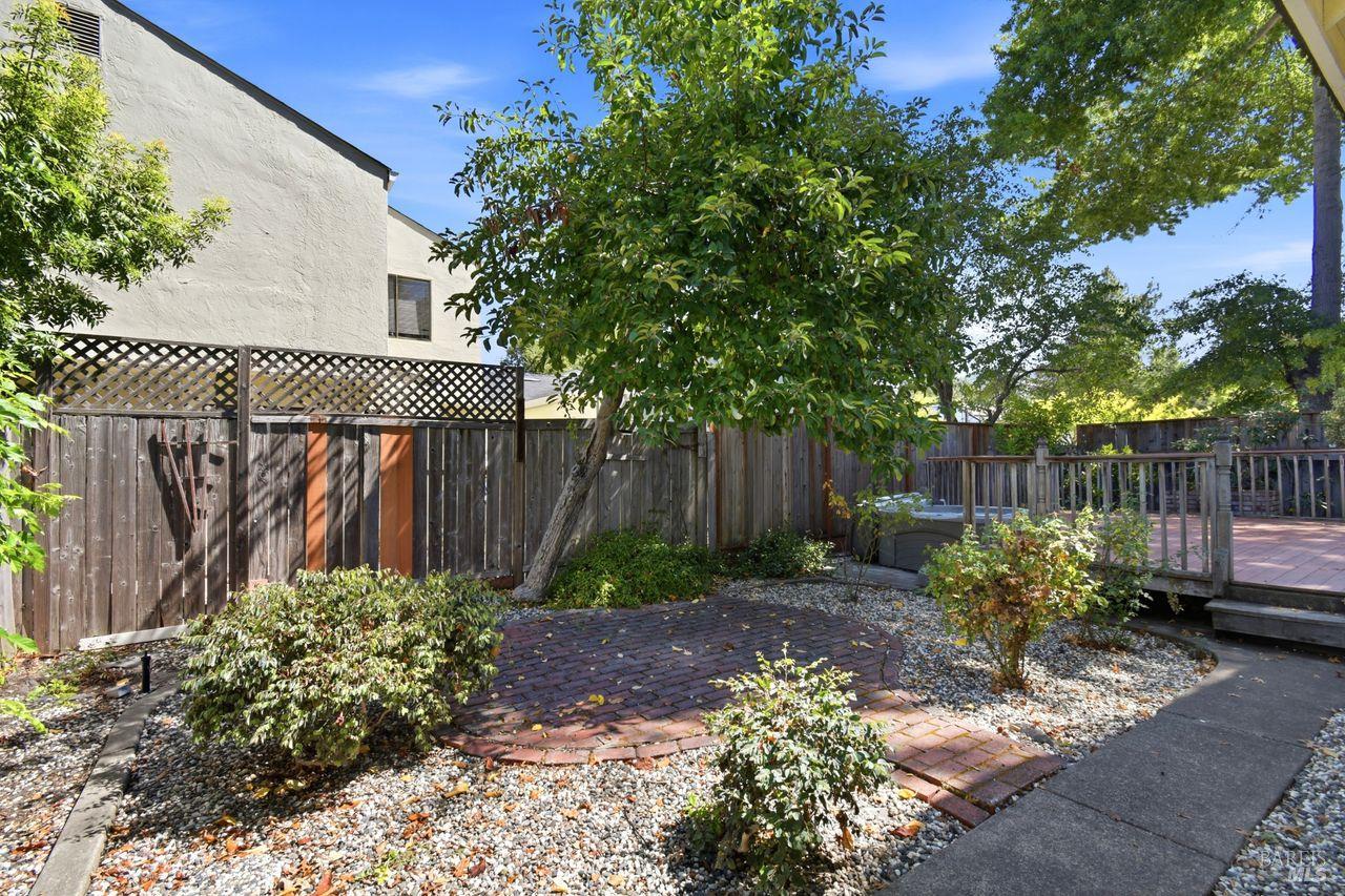 2994 Tuxedo Place