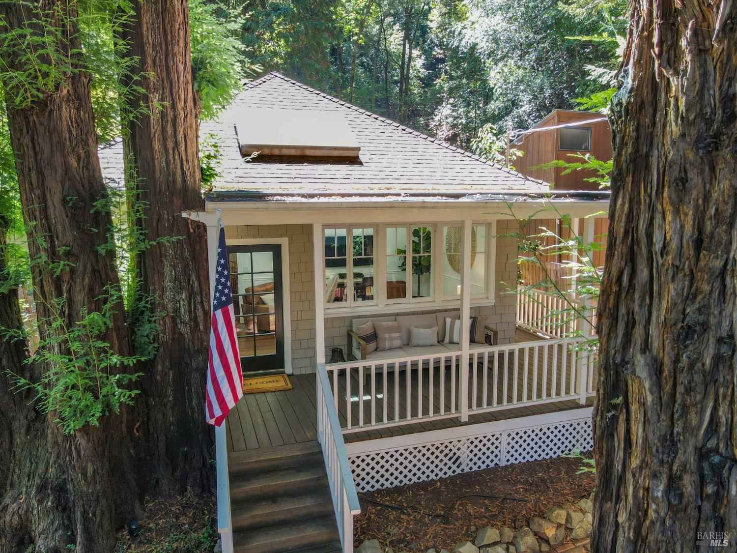 207 Madrone Avenue